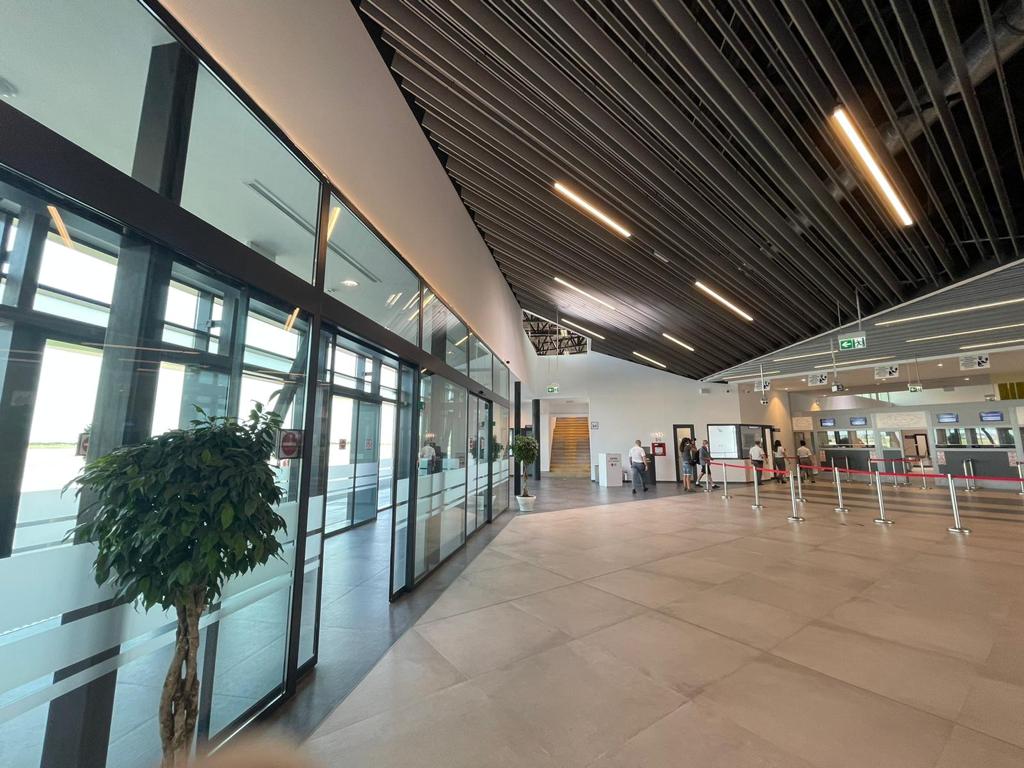 7567929terminalsosiriexterneaeroportinternationaltimisoara2